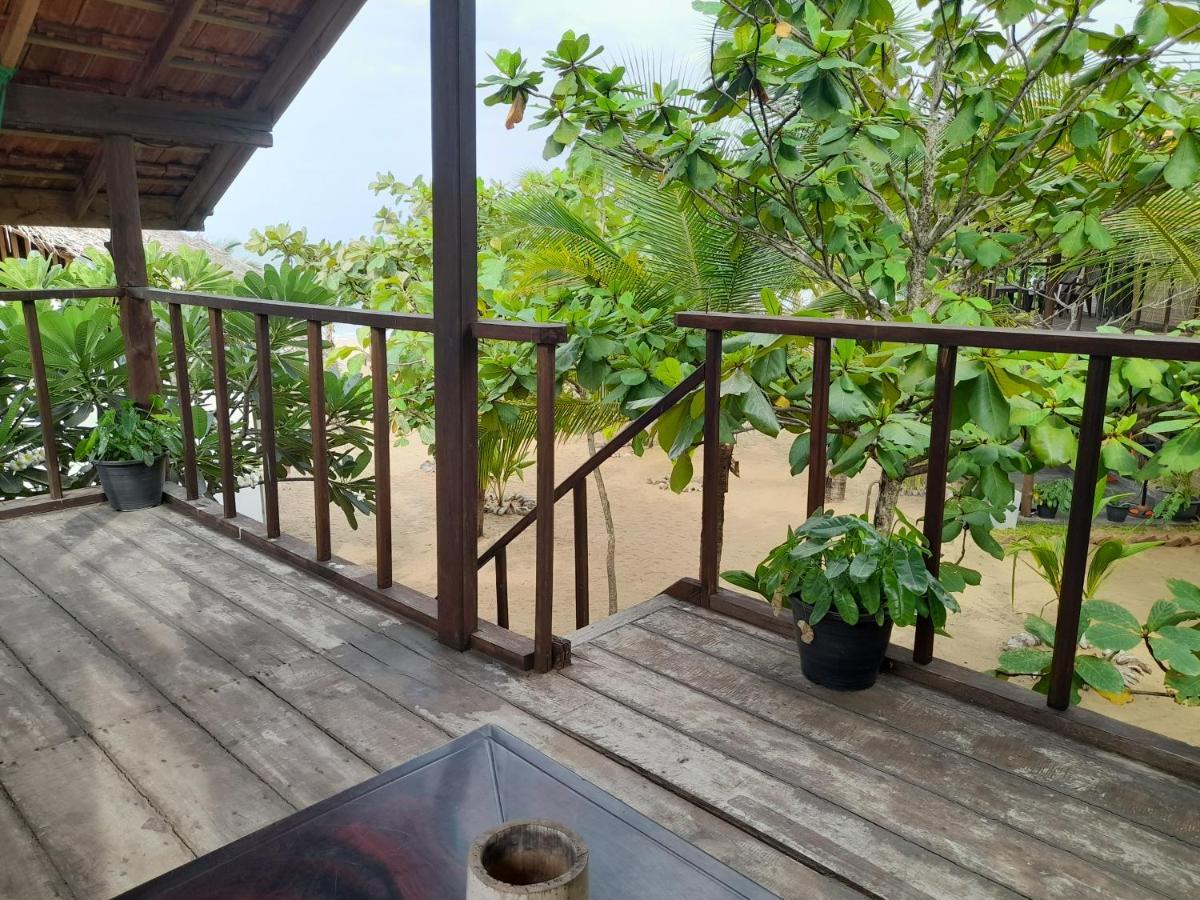 Golden Beach Chalets Arugam Bay Esterno foto