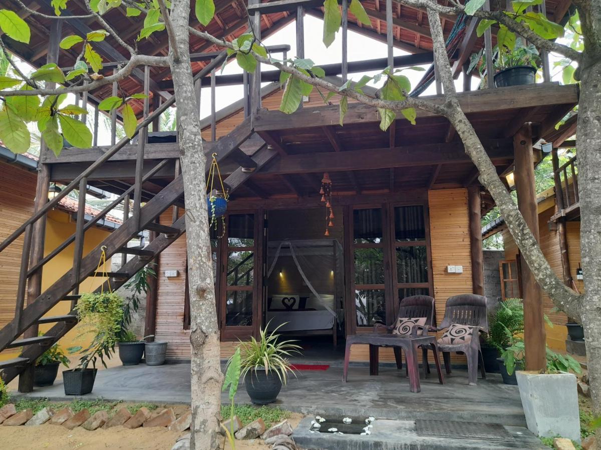 Golden Beach Chalets Arugam Bay Esterno foto