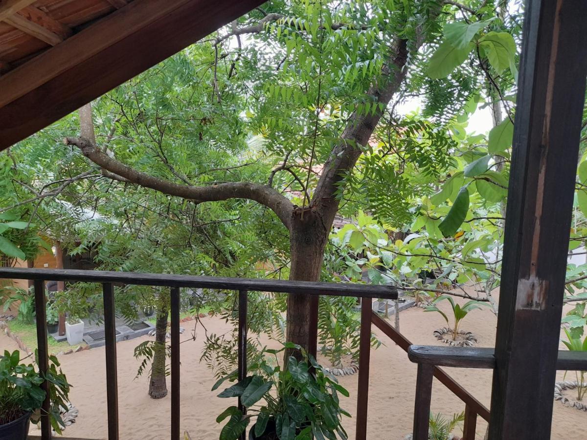 Golden Beach Chalets Arugam Bay Esterno foto