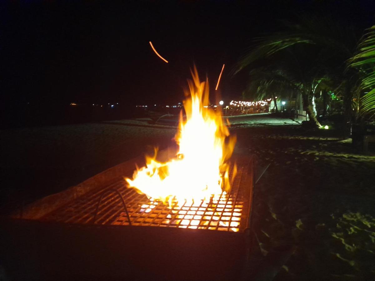 Golden Beach Chalets Arugam Bay Esterno foto