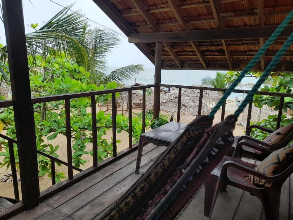 Golden Beach Chalets Arugam Bay Esterno foto